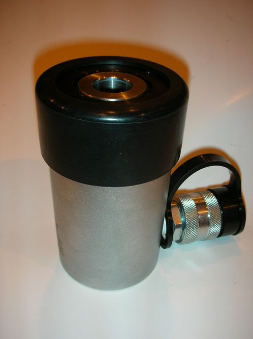 Hovedbilde Senterhulljekk 13 tonn